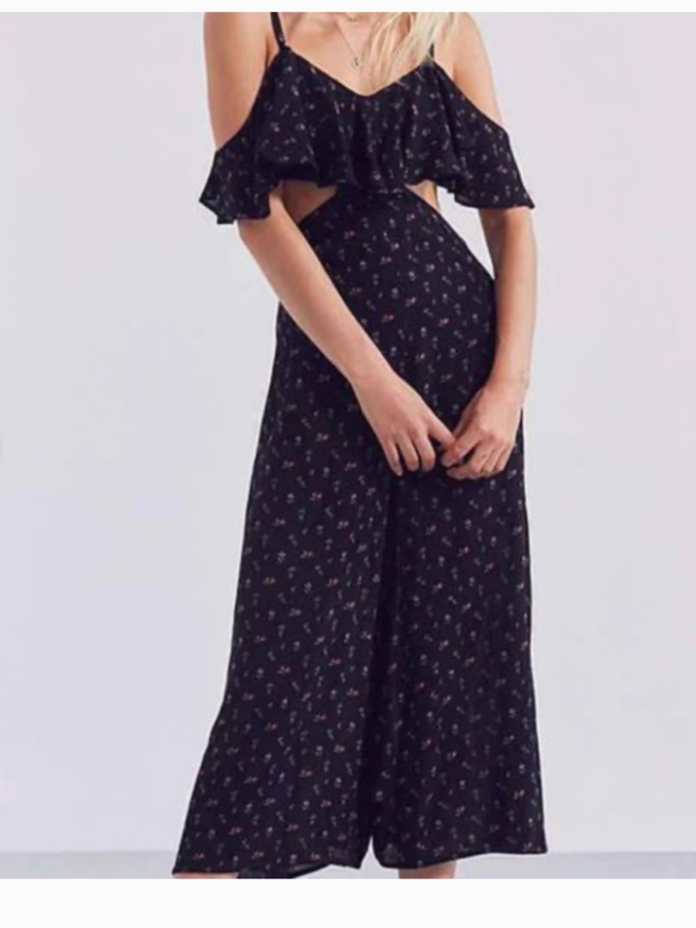 Kimchi Blue x Urban Outfitters Gianna Ruffle Cold-Shoulder Jumpsuit